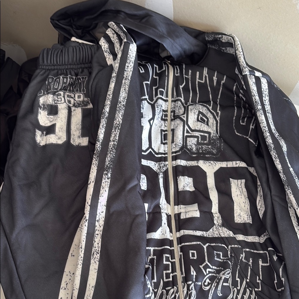 Black and White Graphic Tracksuit mens XXS